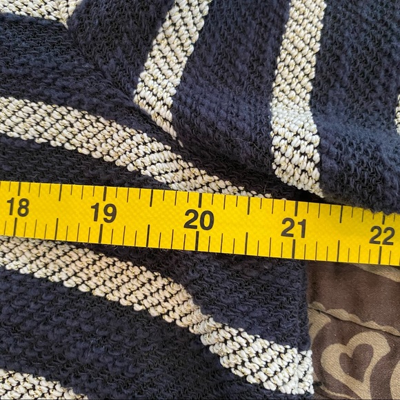 Crown & Ivy Never Worn blouse with ruffle bottom and back details - Picture 10 of 11